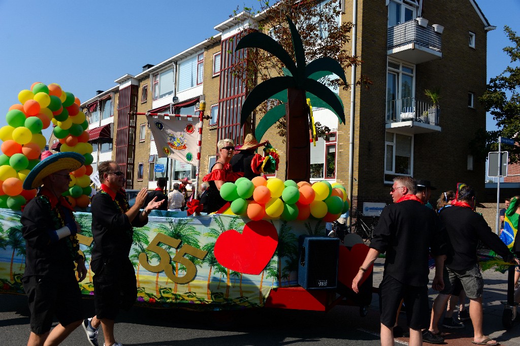 ../Images/Zomercarnaval Noordwijkerhout 082.jpg